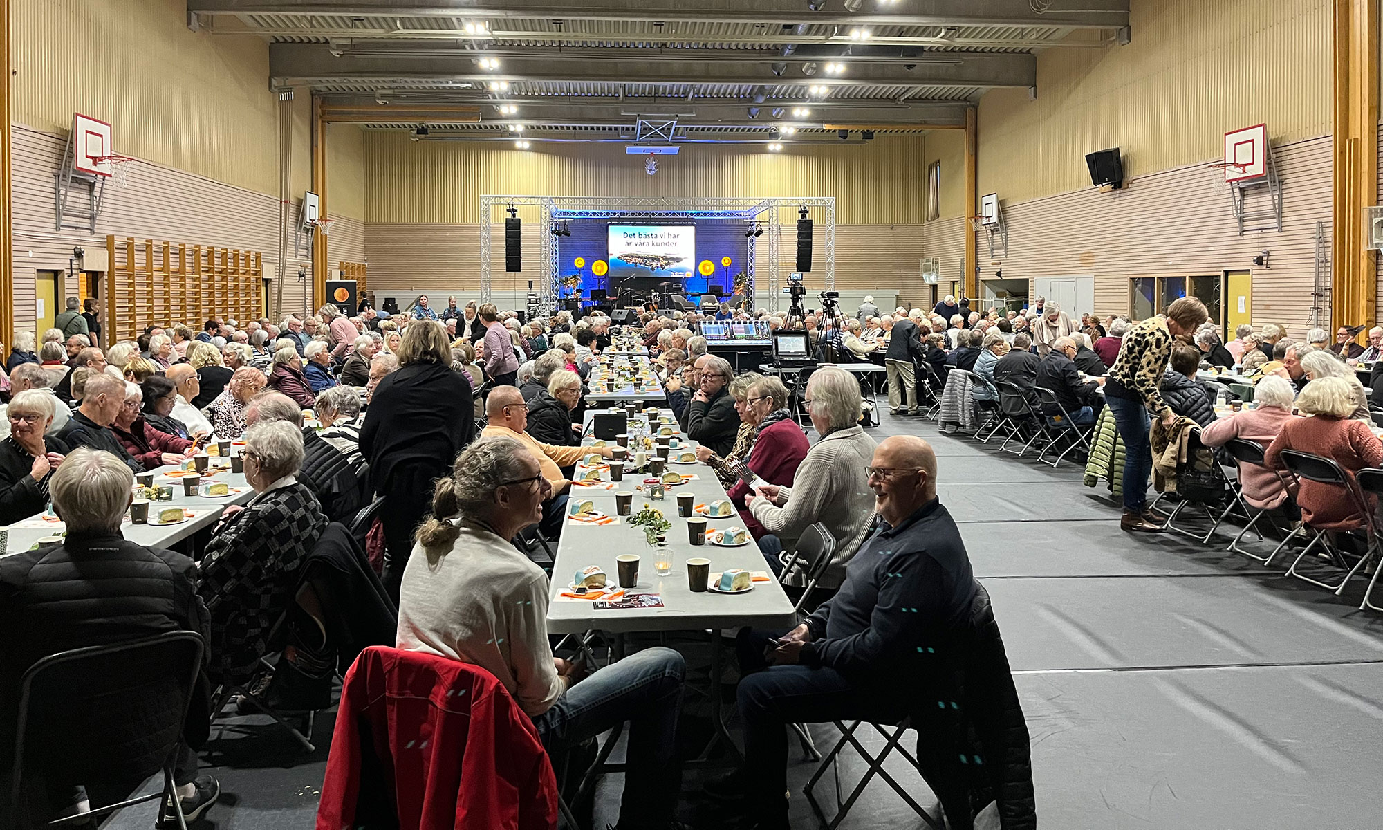 Fullt hus under Kaffekalaset i Olofström.